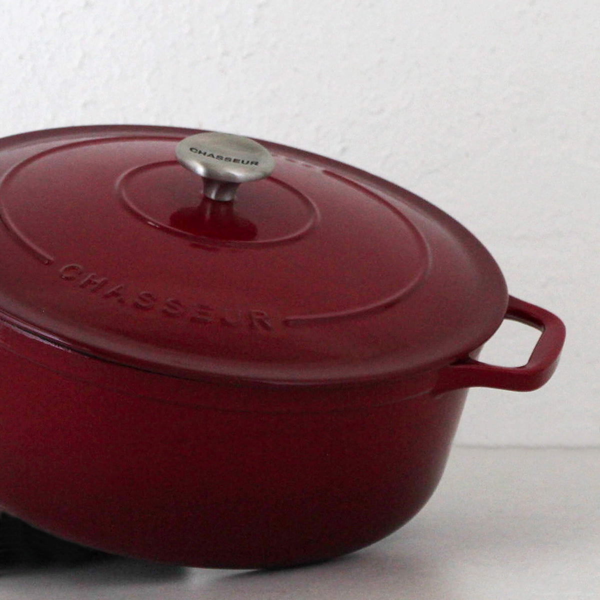 Genuine! CHASSEUR Cast Iron Round French Oven 28 cm 6.1 L Bordeaux! RRP  $719.00!