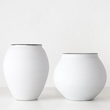 LIVING BY DESIGN EXCLUSIVE | OSTROV CERAMIC VASE BUNDLE X2 | M + L | NATURAL WHITE CERAMIC + CHARCOAL RIM