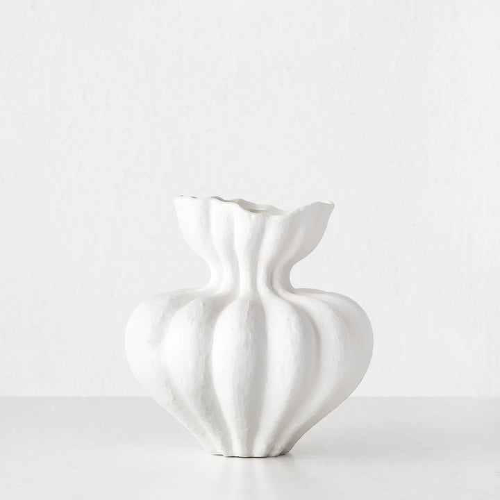 LIVING BY DESIGN EXCLUSIVE | SOLTZE CERAMIC VASE | LARGE | NATURAL WHITE CERAMIC