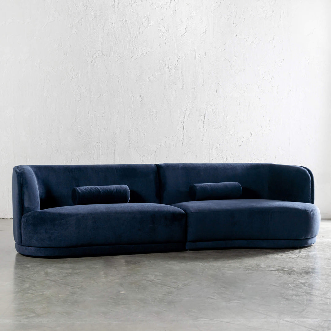 SAUVEUSE ROUNDED 4S MODULAR SOFA  |  COMMANDES NAVY TEXTURED VELOUR
