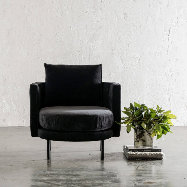 CARSON MODERNA CURVED RIBBED CHAIR | NOIR BLACK TEXTURED VELOUR