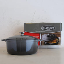 CHASSEUR  |  ROUND FRENCH OVEN  |  CAVIAR GREY  |  28CM  |  6.1L  |  CAST IRON COOKWARE
