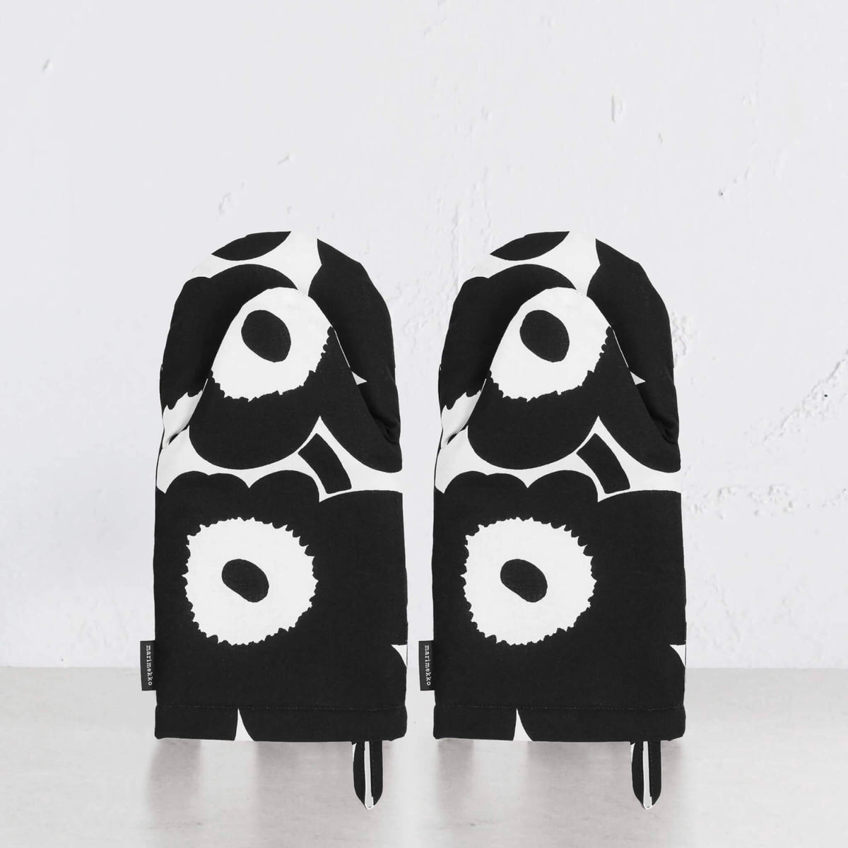 Marimekko Pieni Unikko Oven Mitten - Black & White