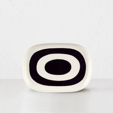 MARIMEKKO | OIVA MELOONI SERVING DISH | BLACK + WHITE