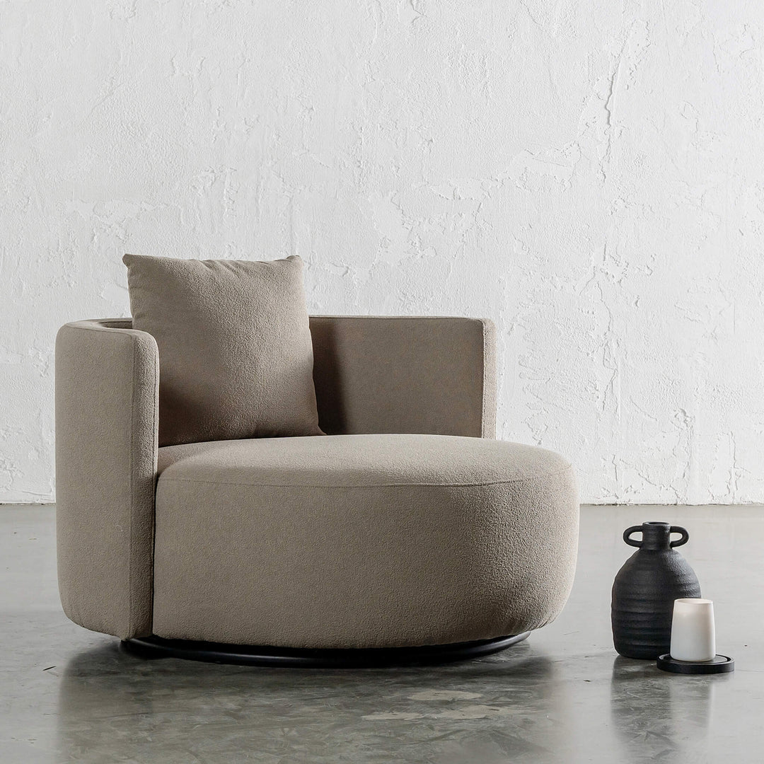 ACHERY XL CURVED ARMCHAIR | MAVORA STONE