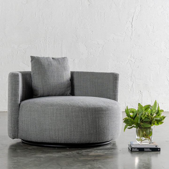 ACHERY XL CURVED ARMCHAIR | PEPPER HAZE WEAVE