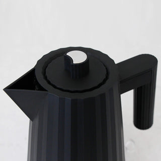 ALESSI  |  PLISSE KETTLE 1.7L  |  MATTE BLACK
