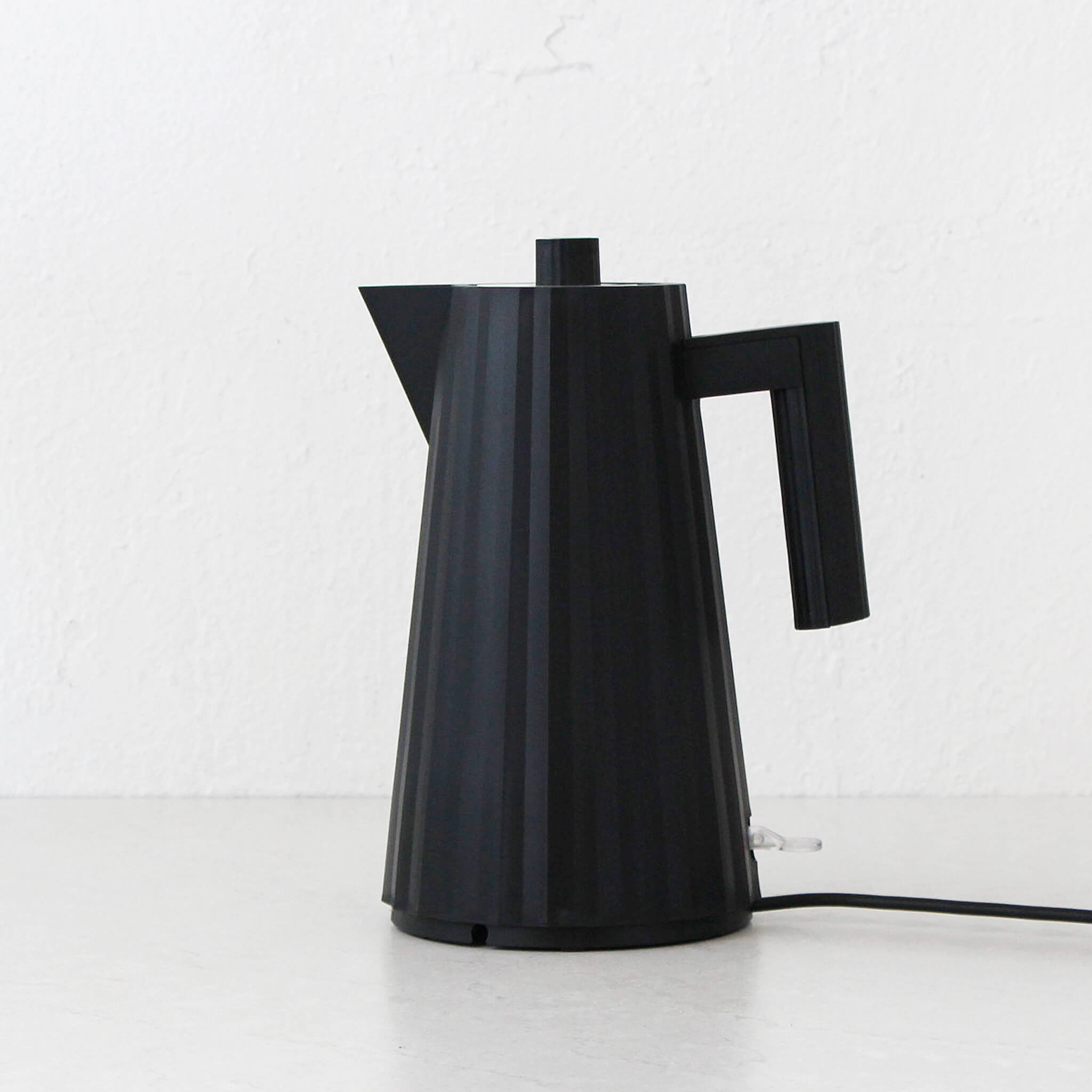 ALESSI | PLISSE KETTLE 1.7L | MATTE BLACK – Living By Design