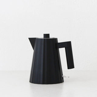 ALESSI  |  PLISSE KETTLE 1L  |  BLACK