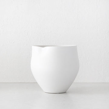 ALTA CERAMIC VASE  |  WHITE  |  MEDIUM