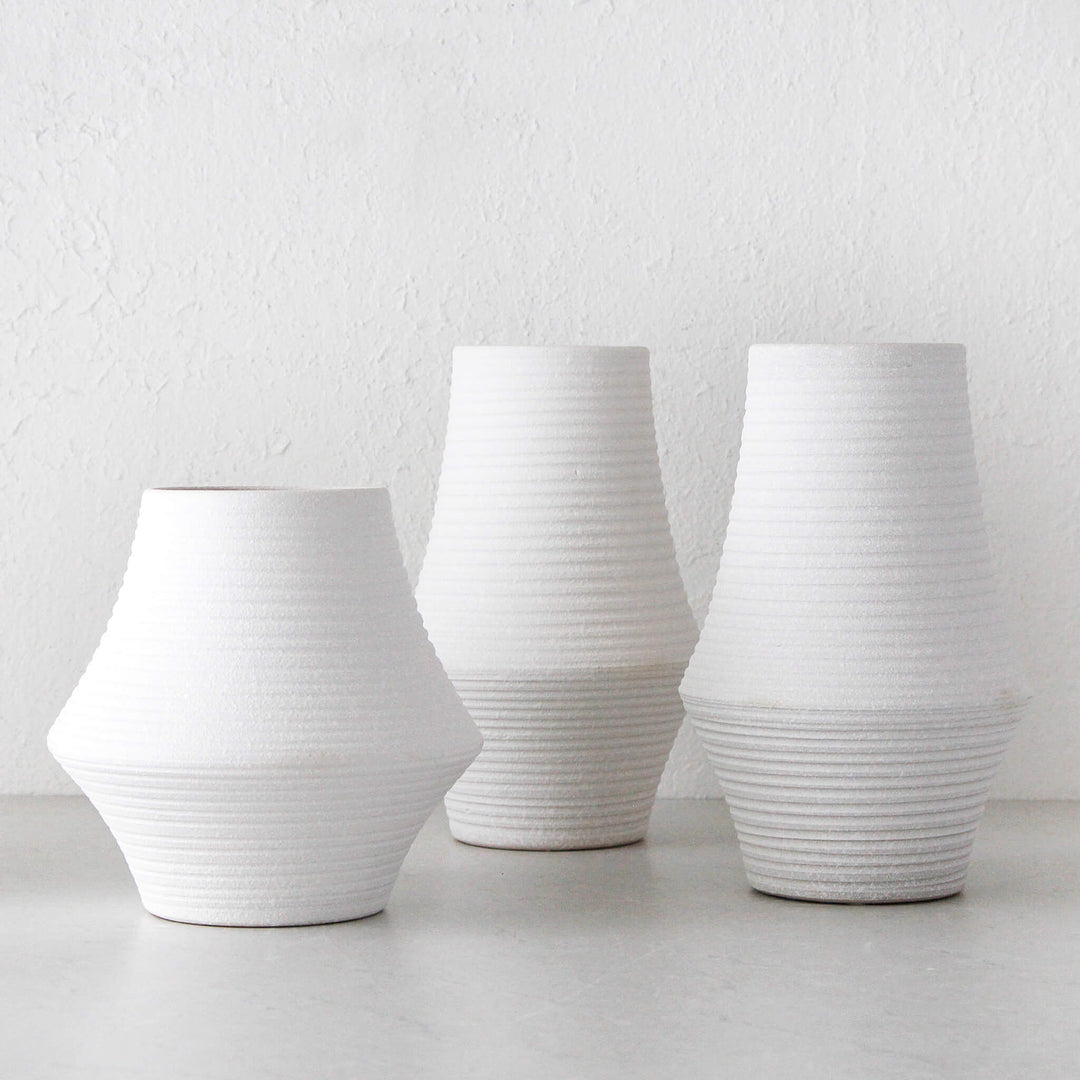 ALVA CERAMIC VASE  |  WHITE  CERAMIC COLLECTION