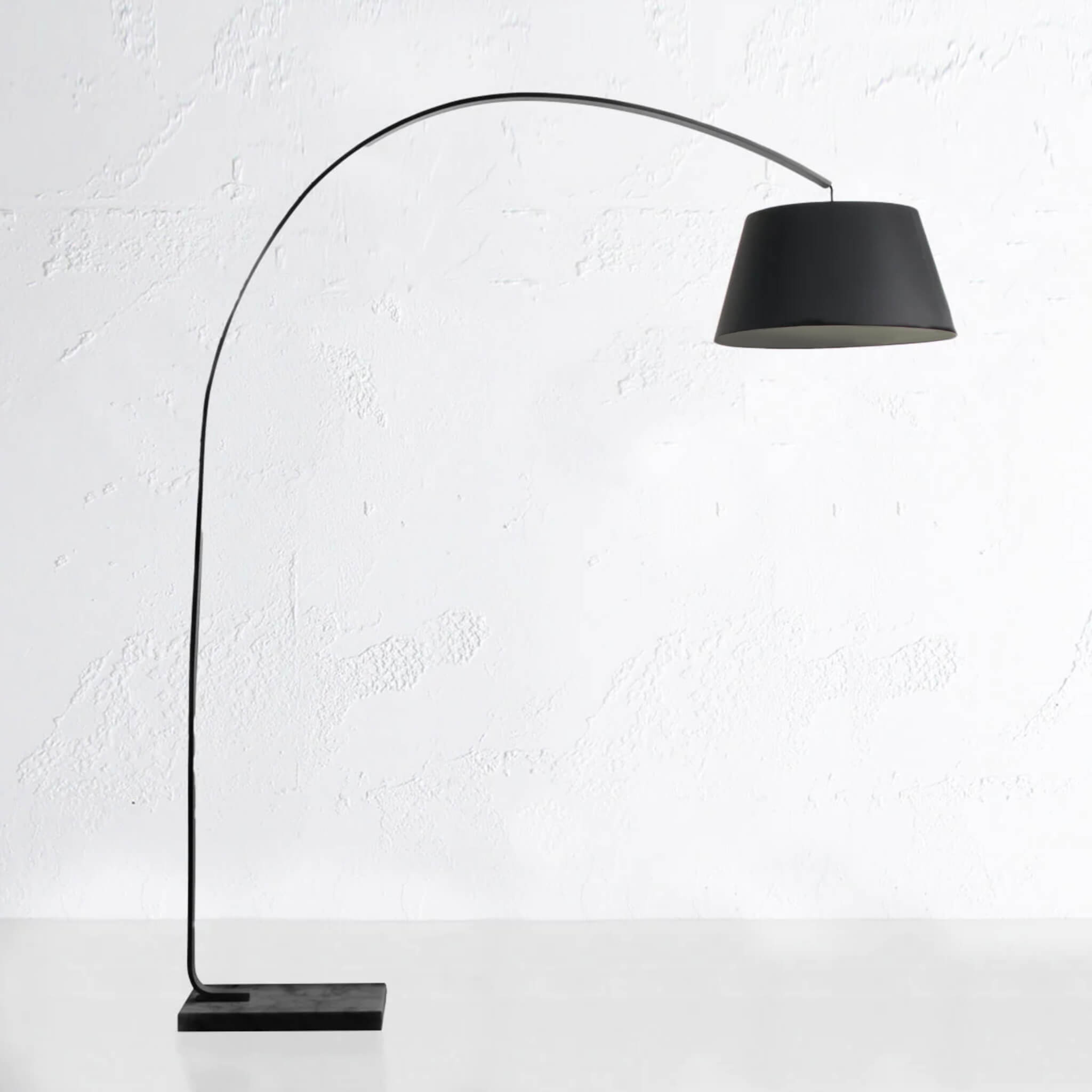 ARC EIGHTY CURVE FLOOR LAMP | BLACK + BLACK MARBLE BASE – Living By Design