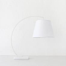 ARC TABLE LAMP | WHITE