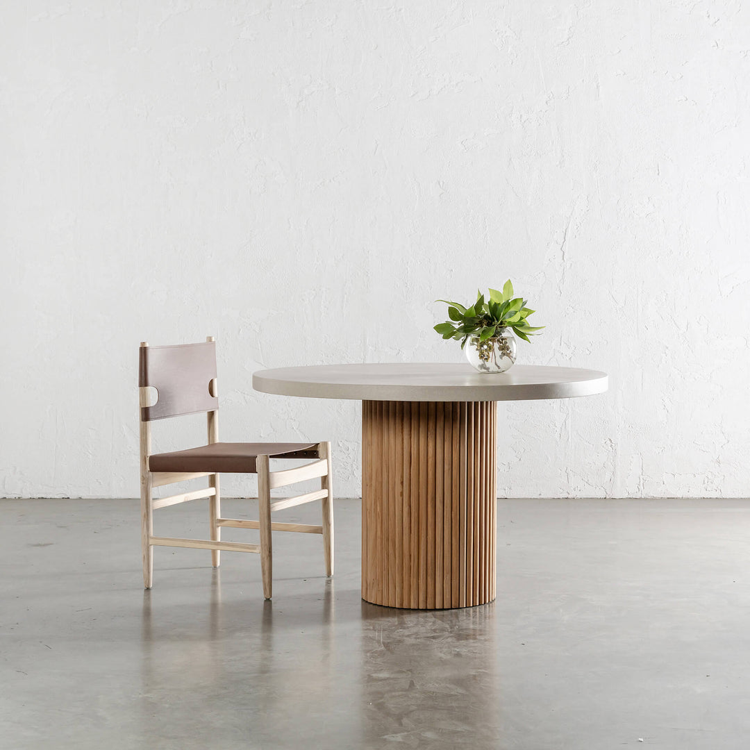 ARIA VITOLO PILLAR ROUND DINING TABLE  |  SAHARA CIMENT  |  120CM