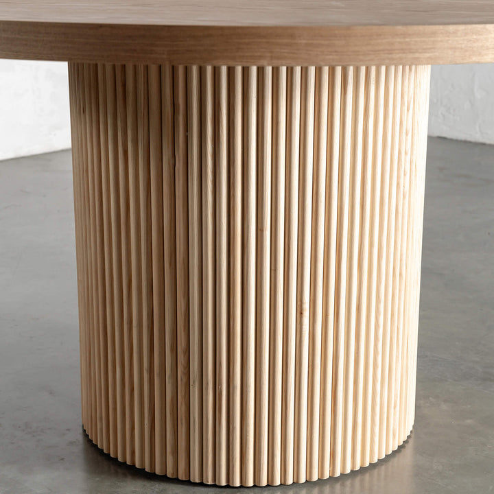 VITOLO ROUND DINING TABLE CLOSE UP |  BIRCH ASH WOOD GRAIN  |  180CM