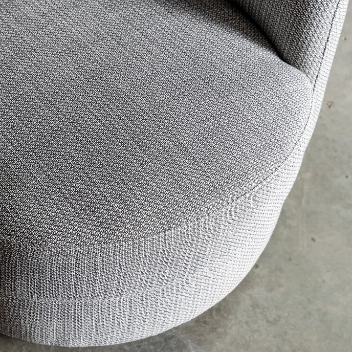 ACHERY XL CURVED ARMCHAIR  |  PEPPER HAZE WEAVE