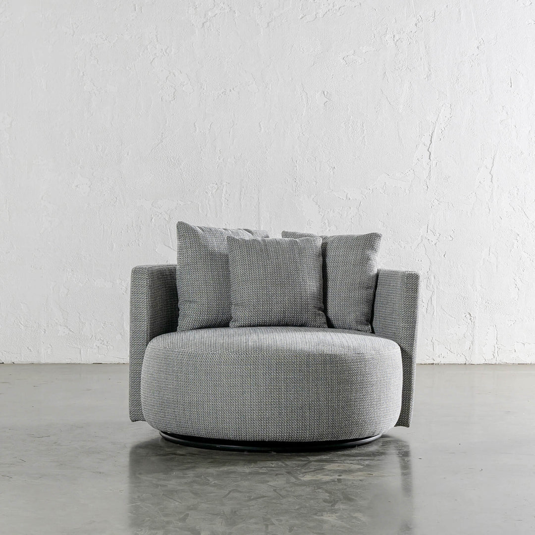 ACHERY XL CURVED ARMCHAIR  |  PEPPER HAZE WEAVE