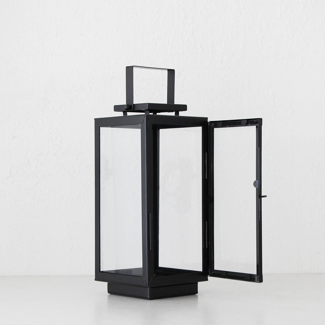 AMALFI HURRICANE LANTERN  |  MEDIUM  |  BLACK