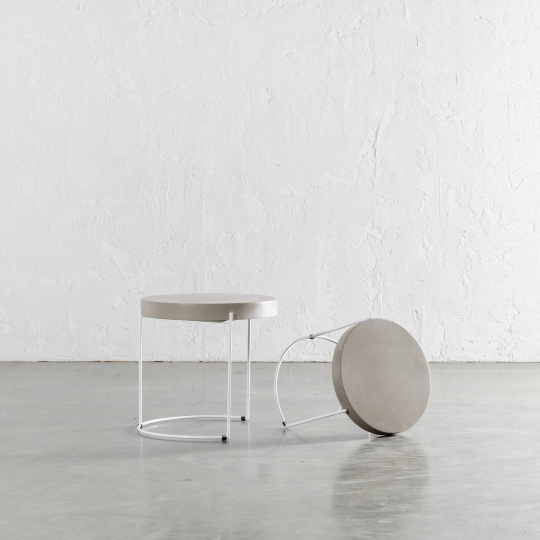 ARIA CONCRETE GRANITE SIDE TABLES  |  ROUND  |  PACKAGE 2 x SIDE TABLES  |  SAHARA CIMENT + WHITE FRAME