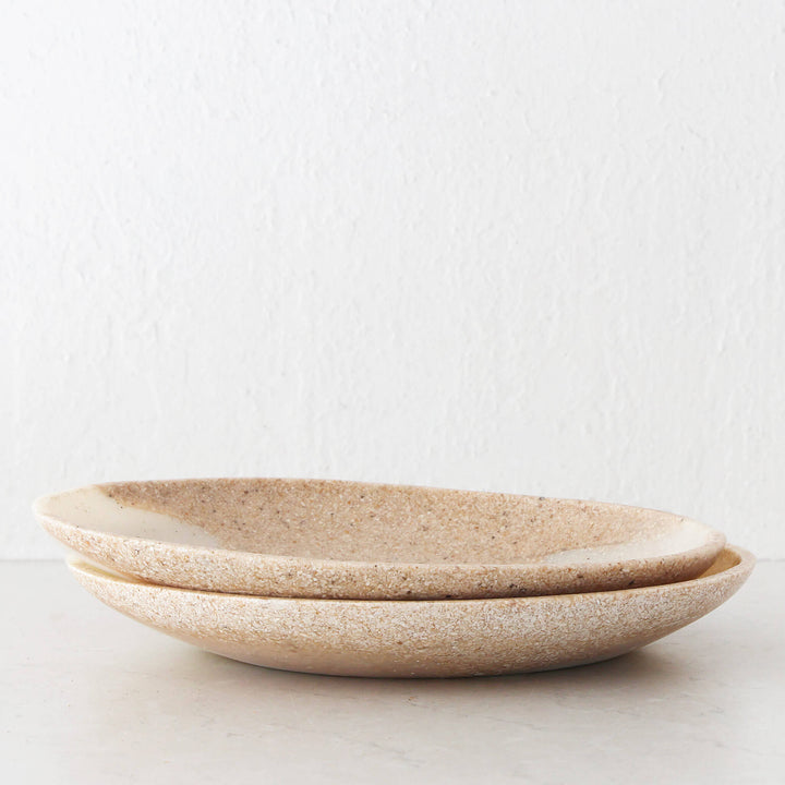 BARLETTA ROUNDED RESIN SERVING PLATTER BUNDLE X2 | LARGE 30CM | SANDY DUNE + TERRAZZO WHITE RESIN