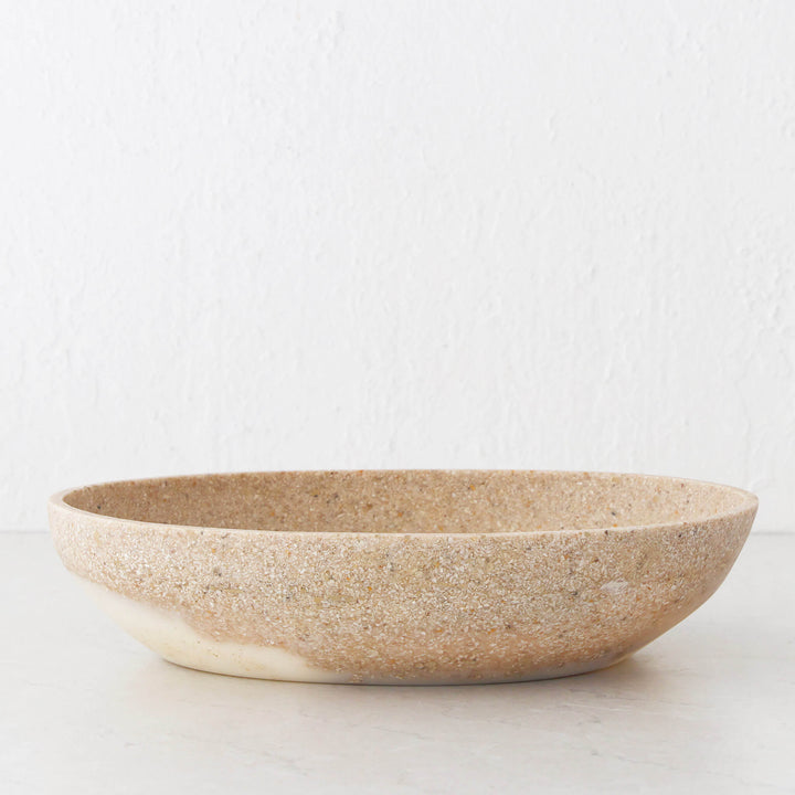 BARLETTA ROUNDED RESIN SERVING BOWL  |  EXTRA LARGE 30CM  |  SANDY DUNE + TERRAZZO WHITE RESIN