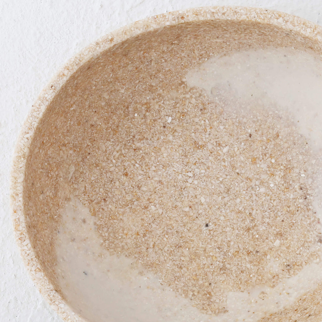 BARLETTA ROUNDED RESIN SERVING BOWL  |  MEDIUM 20CM  |  SANDY DUNE + TERRAZZO WHITE RESIN