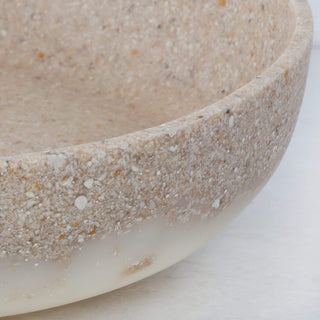 BARLETTA ROUNDED RESIN SERVING BOWL  |  LARGE 28CM  |  SANDY DUNE + TERRAZZO WHITE RESIN