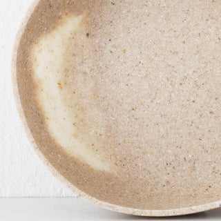 BARLETTA ROUNDED RESIN SERVING BOWL  |  LARGE 28CM  |  SANDY DUNE + TERRAZZO WHITE RESIN
