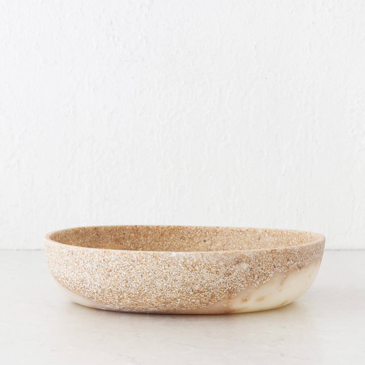 BARLETTA ROUNDED RESIN SERVING BOWL  |  LARGE 28CM  |  SANDY DUNE + TERRAZZO WHITE RESIN