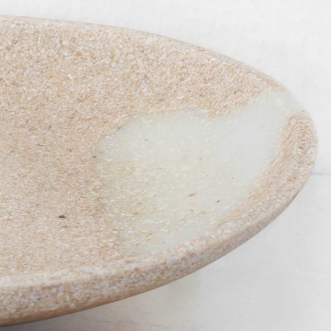 BARLETTA ROUNDED RESIN SERVING PLATTER  |  LARGE 30CM  |  SANDY DUNE + TERRAZZO WHITE RESIN