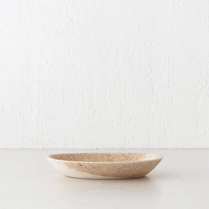 BARLETTA ROUNDED RESIN SERVING PLATTER  |  SMALL 20CM  |  SANDY DUNE + TERRAZZO WHITE RESIN