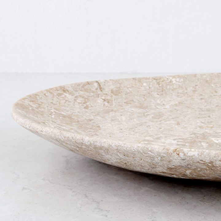 BAYAN OVAL PLATE  |  50CM  |  ORGANIC CREMA MARBLE
