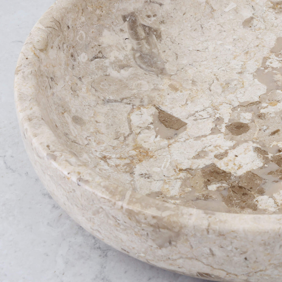 BAYAN ROUND DISH  |  SML 20CM  |  ORGANIC CREMA MARBLE