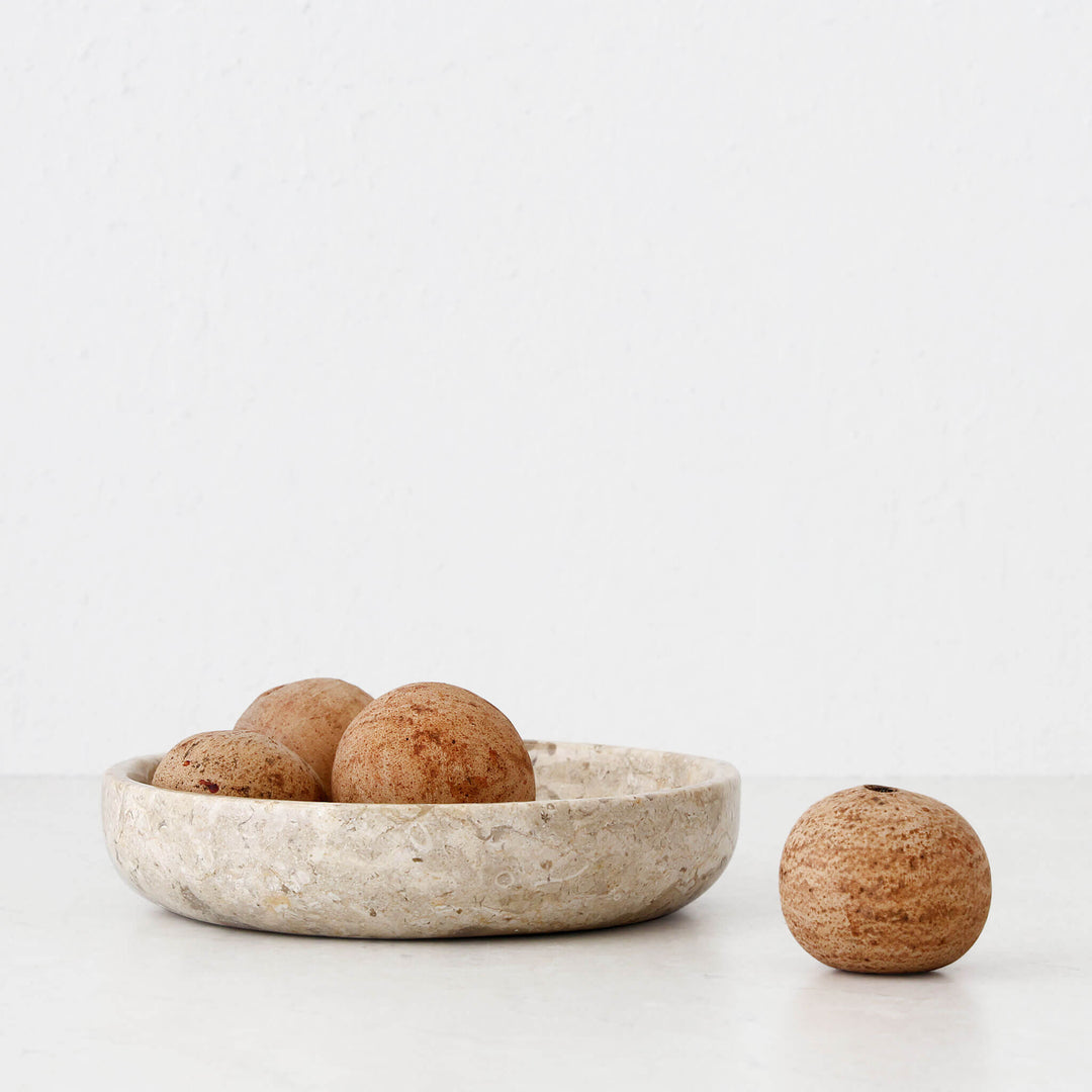BAYAN ROUND DISH  |  SML 20CM  |  ORGANIC CREMA MARBLE