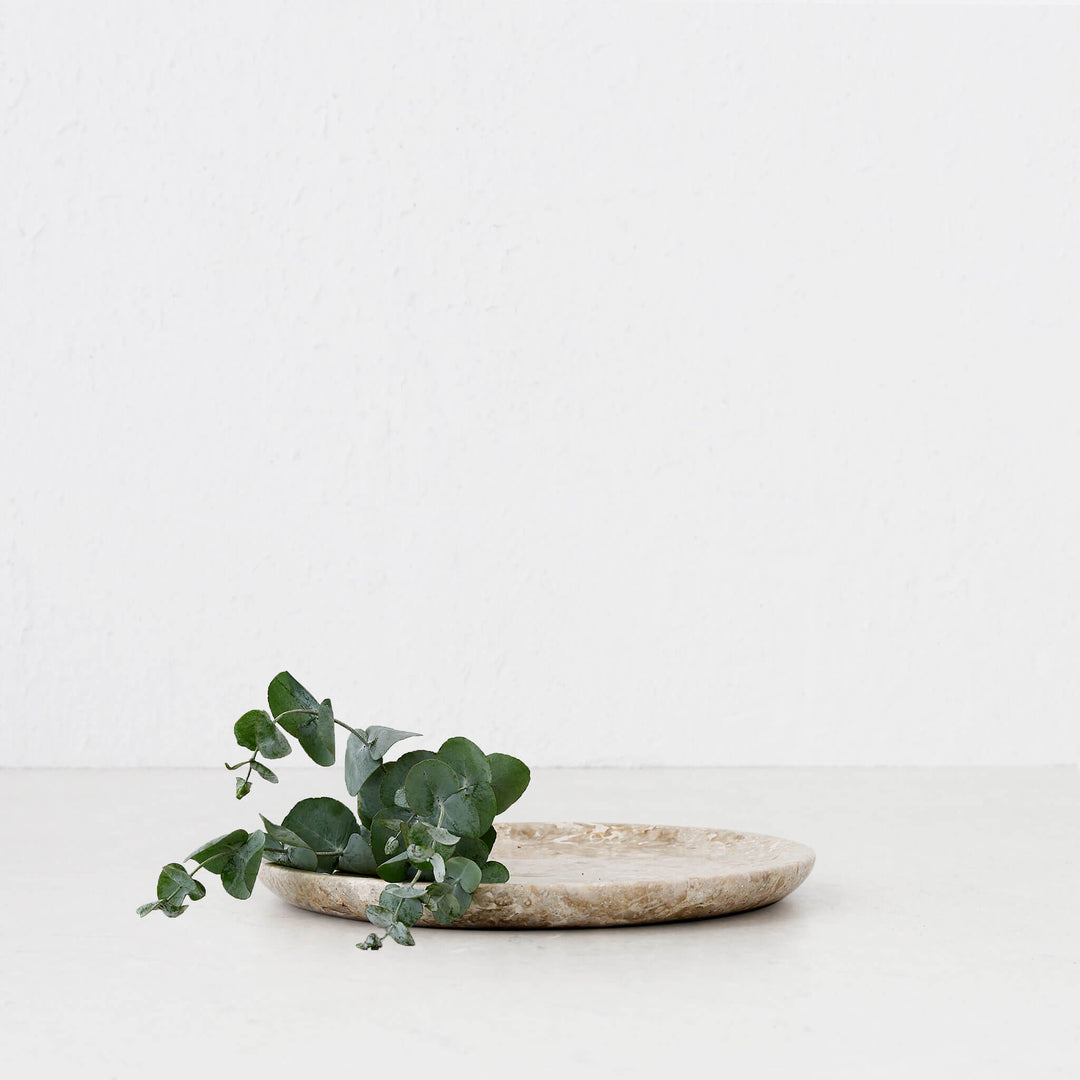 BAYAN ROUND PLATE  |  SML 25CM  |  ORGANIC CREMA MARBLE