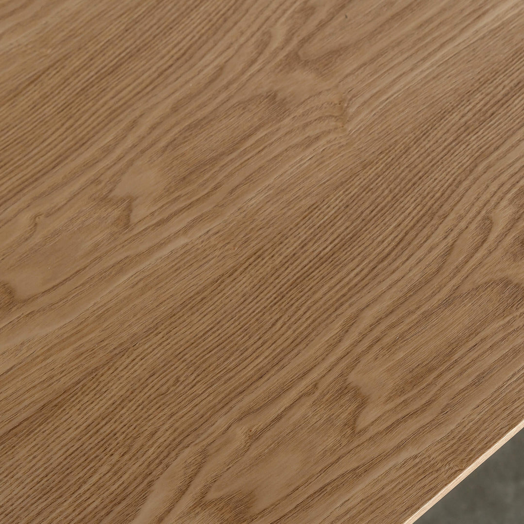 BRETON DINING TABLE  |  BIRCH ASH WOOD GRAIN  |  CLOSEUP