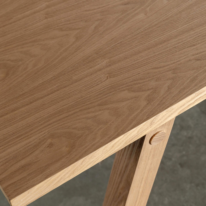 BRIONI DINING TABLE  |  BIRCH ASH WOOD GRAIN CLOSE UP