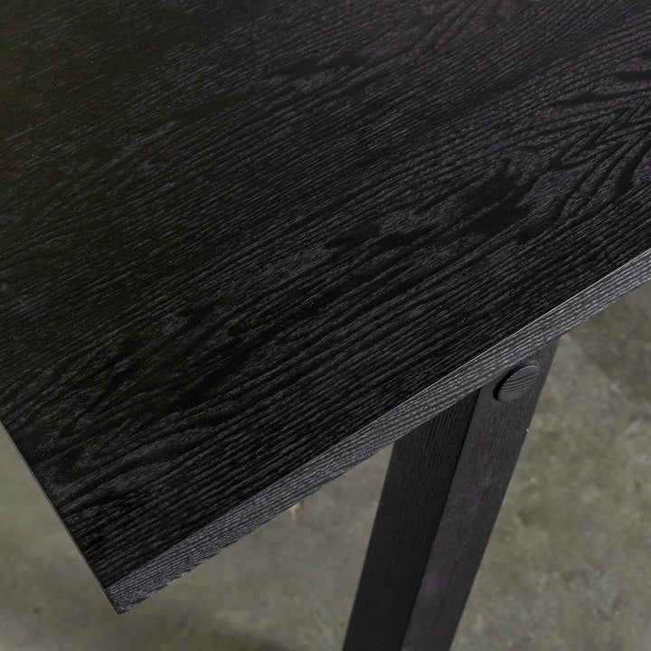 BRIONI DINING TABLE  |  BLACK NOIR WOOD GRAIN CLOSE UP