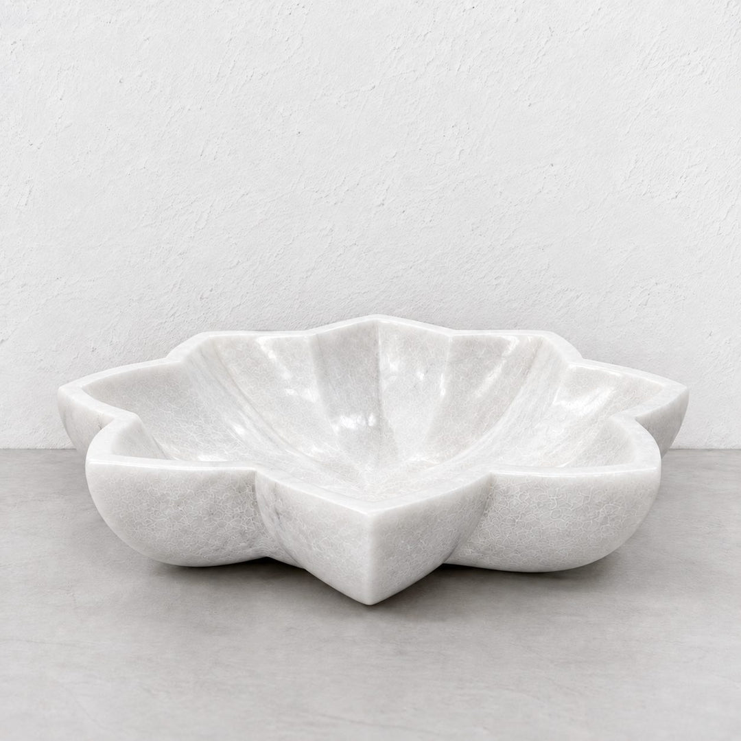 BURMA LOTUS PLATE  |  23CM  |  WHITE MARBLE