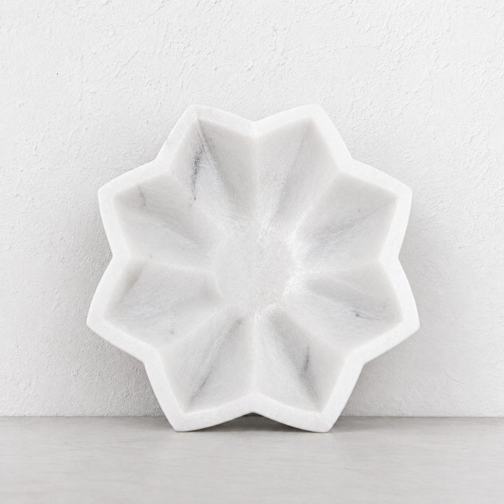 BURMA LOTUS PLATE  |  23CM  |  WHITE MARBLE