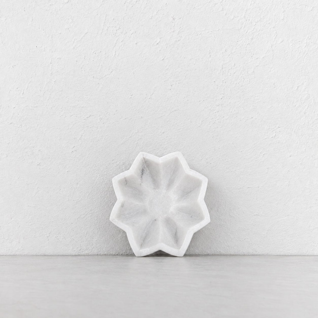 BURMA LOTUS PLATE  |  10CM  |  WHITE MARBLE