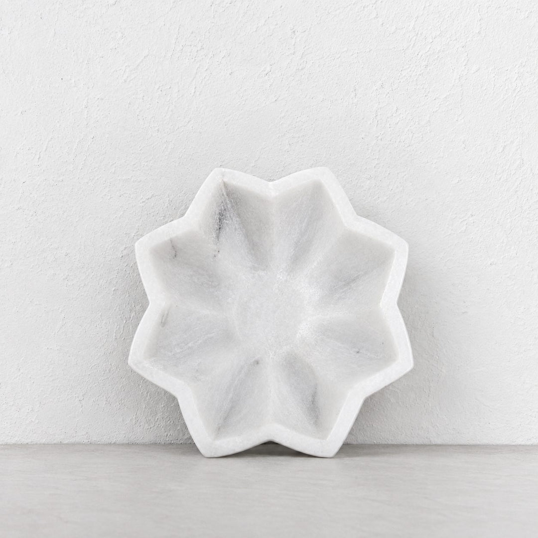 BURMA LOTUS PLATE  |  15CM  |  WHITE MARBLE