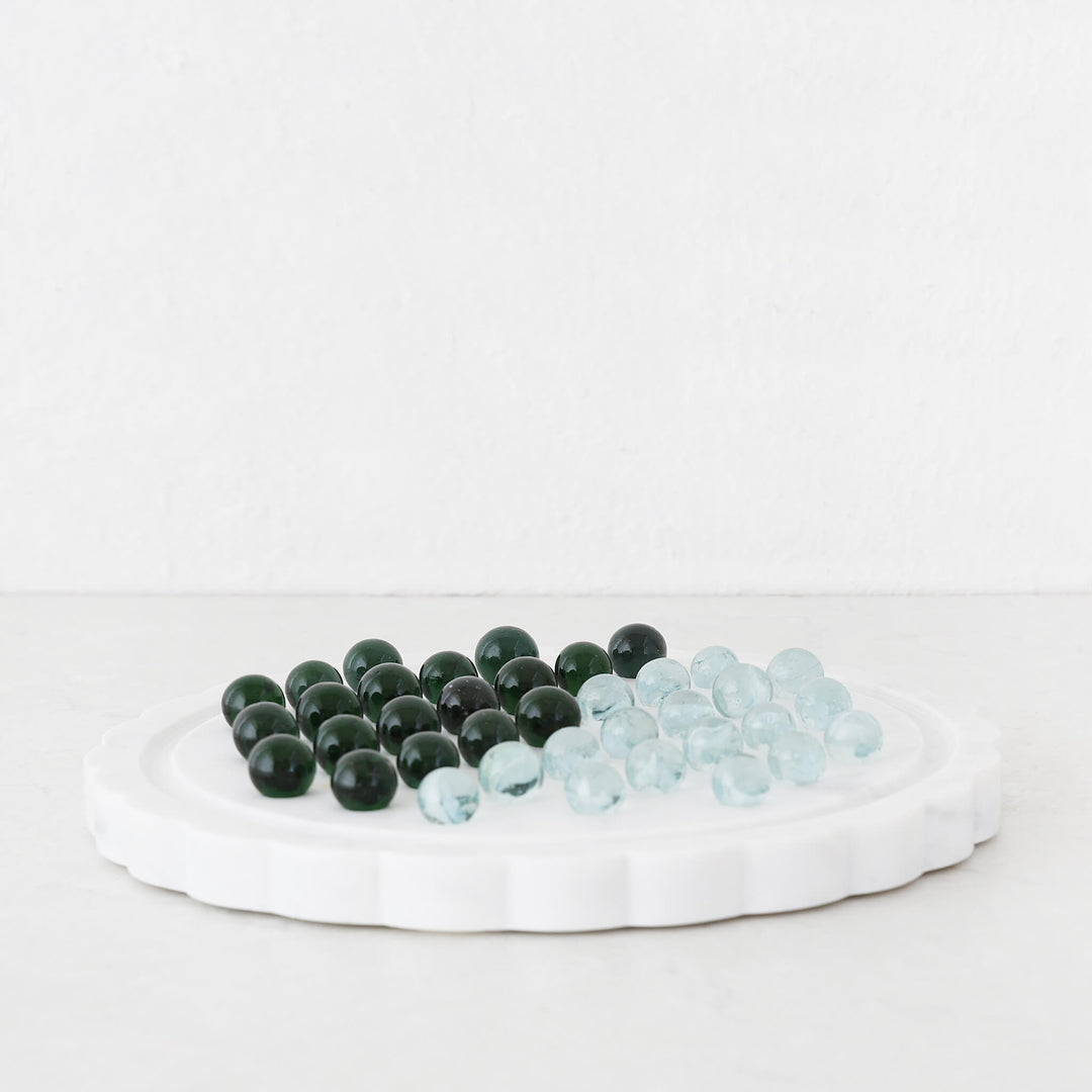 CARLETON SOLITAIRE MARBLE GAME  |  23CM  |  37 PIECES  |  WHITE MARBLE