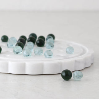 CARLETON SOLITAIRE MARBLE GAME  |  23CM  |  37 PIECES  |  WHITE MARBLE