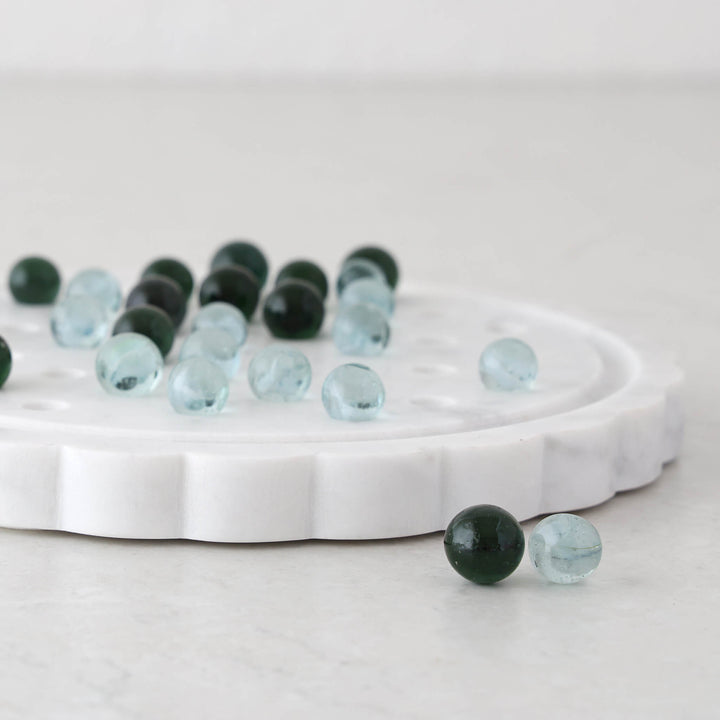 CARLETON SOLITAIRE MARBLE GAME  |  23CM  |  37 PIECES  |  WHITE MARBLE