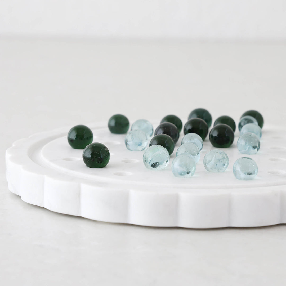 CARLETON SOLITAIRE MARBLE GAME  |  23CM  |  37 PIECES  |  WHITE MARBLE