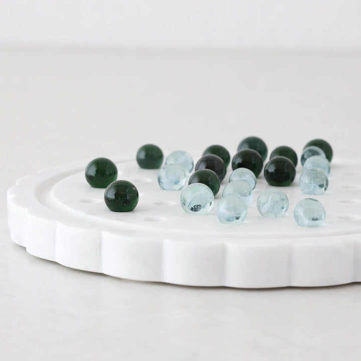 CARLETON SOLITAIRE MARBLE GAME  |  23CM  |  37 PIECES  |  WHITE MARBLE