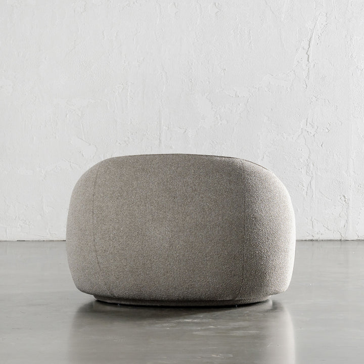 CARSON LINCOLN CURVED ARMCHAIR  |  SANDY DUSK