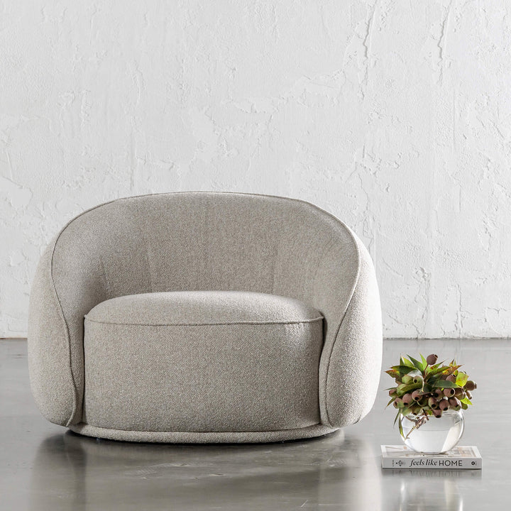 CARSON LINCOLN CURVED ARMCHAIR  |  SANDY DUSK 