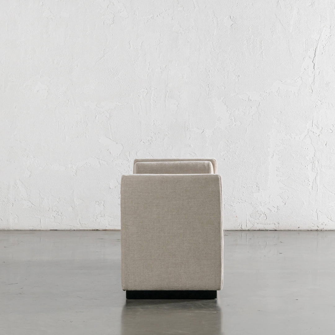 CARSON CONTEMPO BENCH  |  WARM SORRENTO SAND
